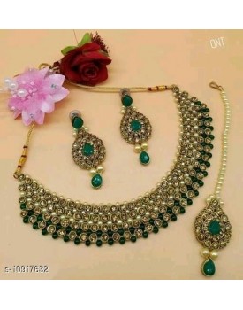 Twinkling jewellery set 